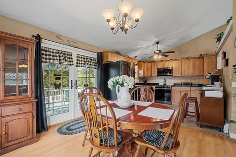 8 Towne Drive Derry NH 03038