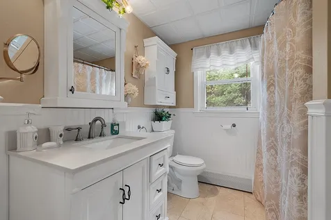 8 Towne Drive Derry NH 03038