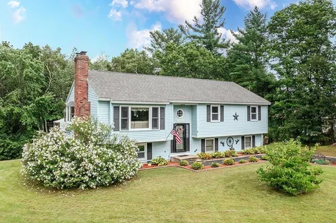 8 Towne Drive Derry NH 03038