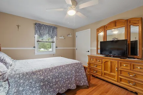 8 Towne Drive Derry NH 03038