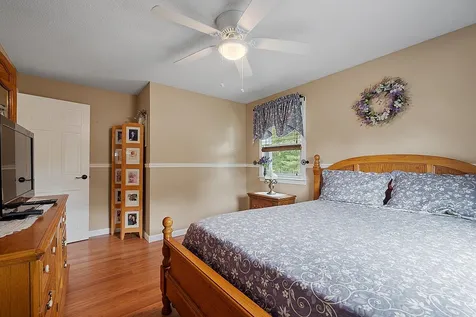 8 Towne Drive Derry NH 03038