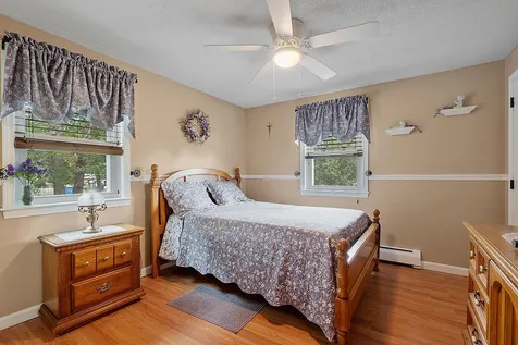 8 Towne Drive Derry NH 03038