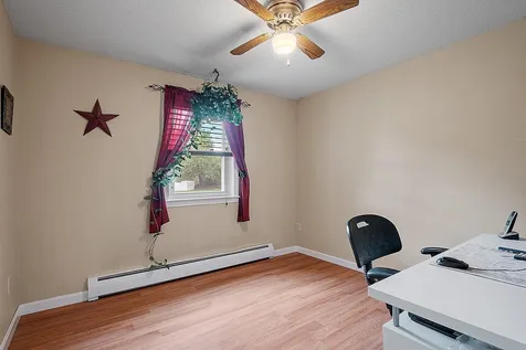 8 Towne Drive Derry NH 03038
