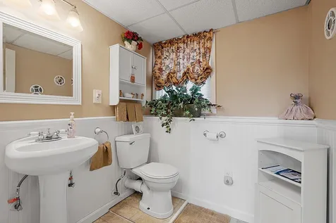 8 Towne Drive Derry NH 03038
