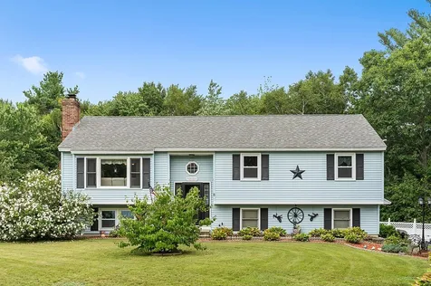 8 Towne Drive Derry NH 03038