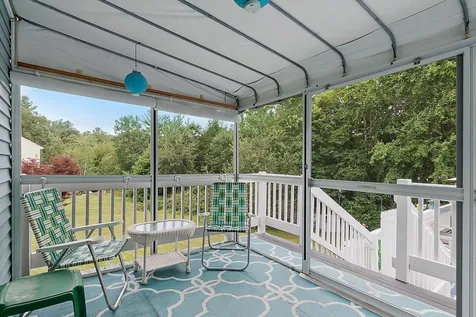 8 Towne Drive Derry NH 03038