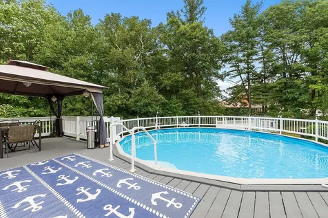 8 Towne Drive Derry NH 03038
