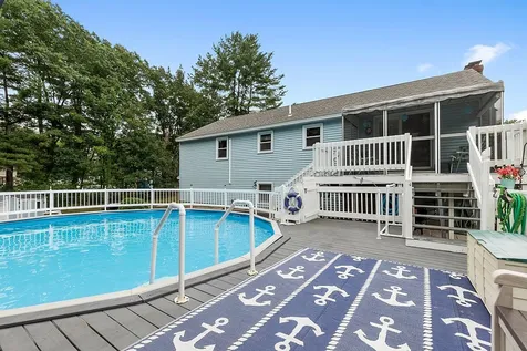 8 Towne Drive Derry NH 03038