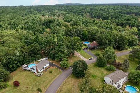 8 Towne Drive Derry NH 03038
