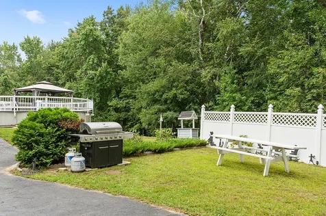 8 Towne Drive Derry NH 03038