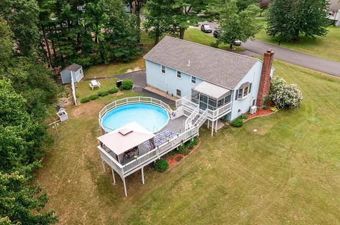 8 Towne Drive Derry NH 03038