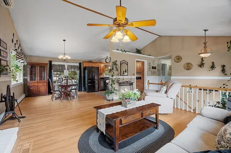 8 Towne Drive Derry NH 03038