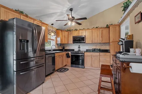 8 Towne Drive Derry NH 03038