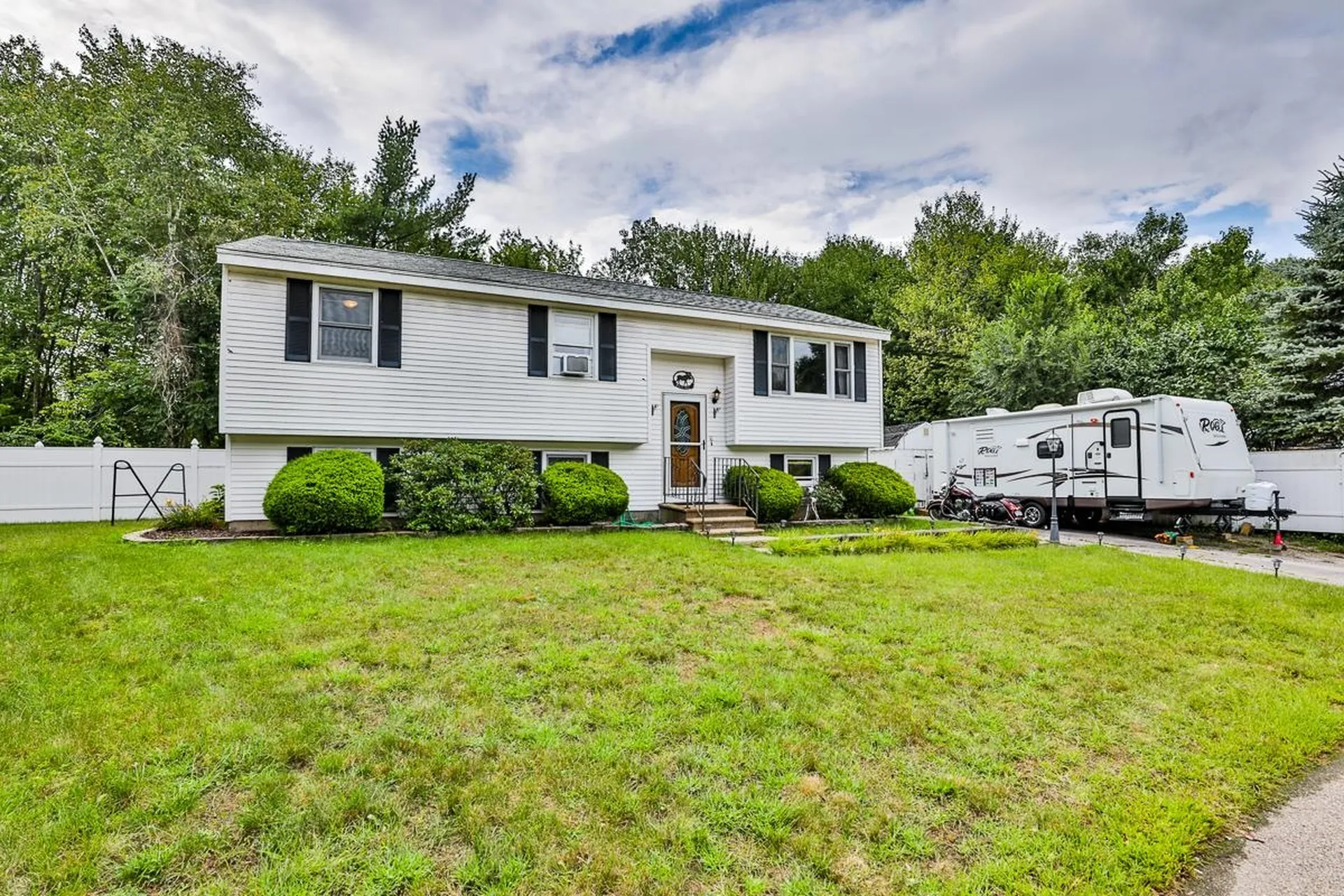 6 Chicory Court Concord NH 03303