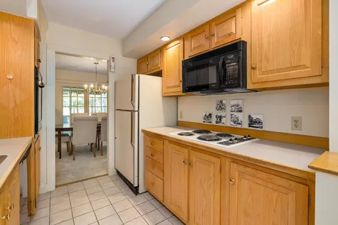 55 Peninsula Drive Stratham NH 03885