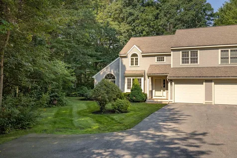 55 Peninsula Drive Stratham NH 03885