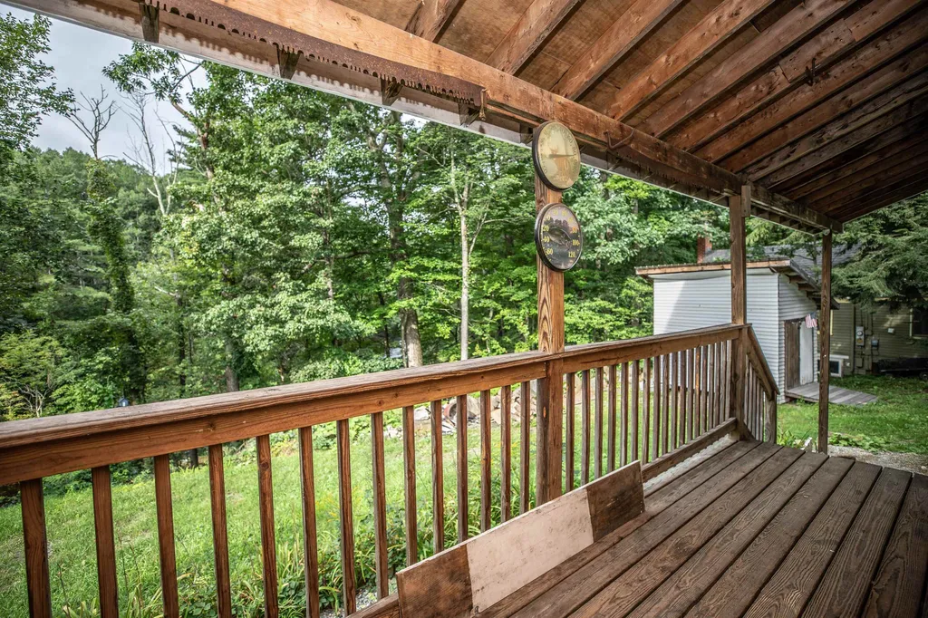 17 Seagroves Street Wilton NH 03086