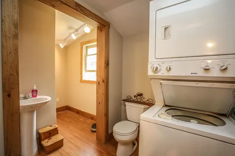 17 Seagroves Street Wilton NH 03086