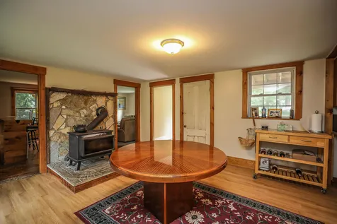 17 Seagroves Street Wilton NH 03086