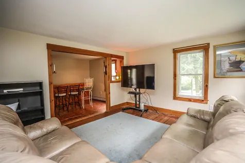 17 Seagroves Street Wilton NH 03086