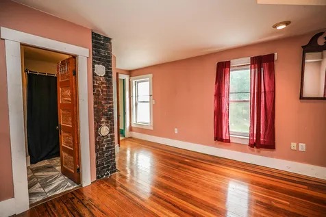 17 Seagroves Street Wilton NH 03086