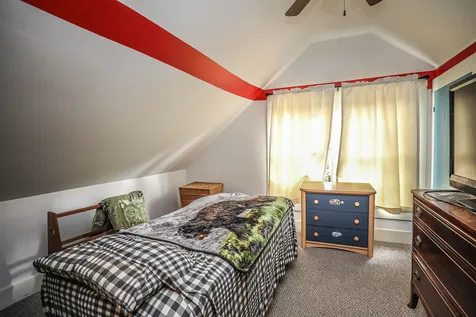 17 Seagroves Street Wilton NH 03086