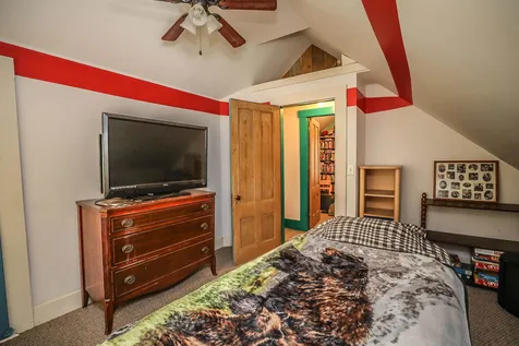 17 Seagroves Street Wilton NH 03086
