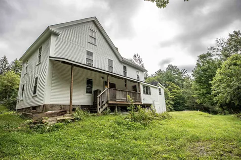 17 Seagroves Street Wilton NH 03086