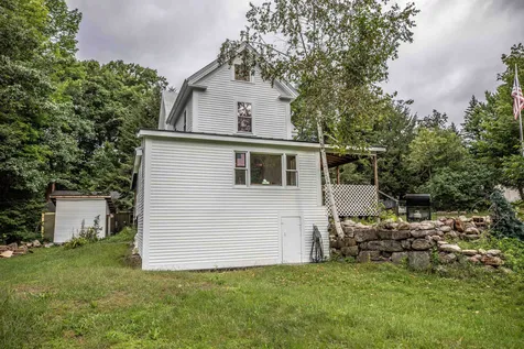 17 Seagroves Street Wilton NH 03086