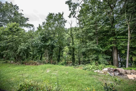 17 Seagroves Street Wilton NH 03086