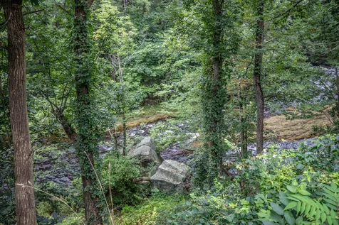 17 Seagroves Street Wilton NH 03086