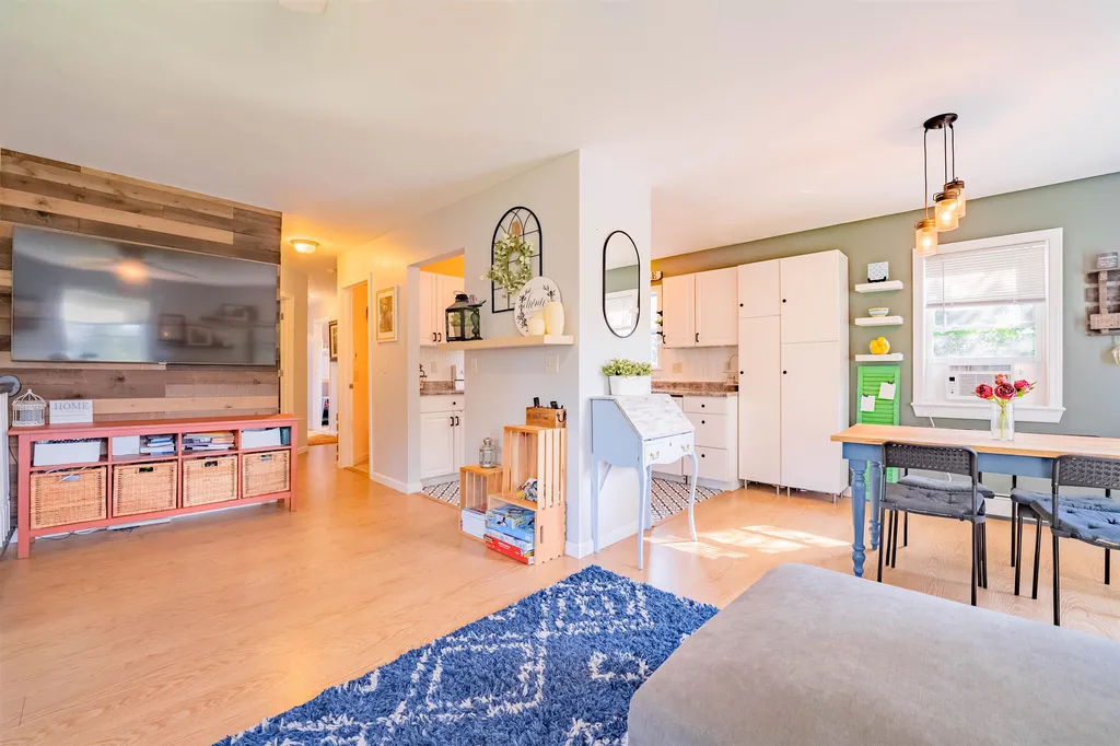 225 Richmond Road Hinesburg VT 05461