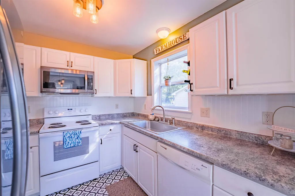 225 Richmond Road Hinesburg VT 05461