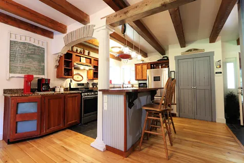 39 Pineapple Place Barnet VT 05821