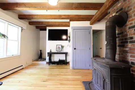 39 Pineapple Place Barnet VT 05821