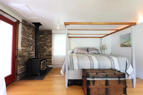 39 Pineapple Place Barnet VT 05821