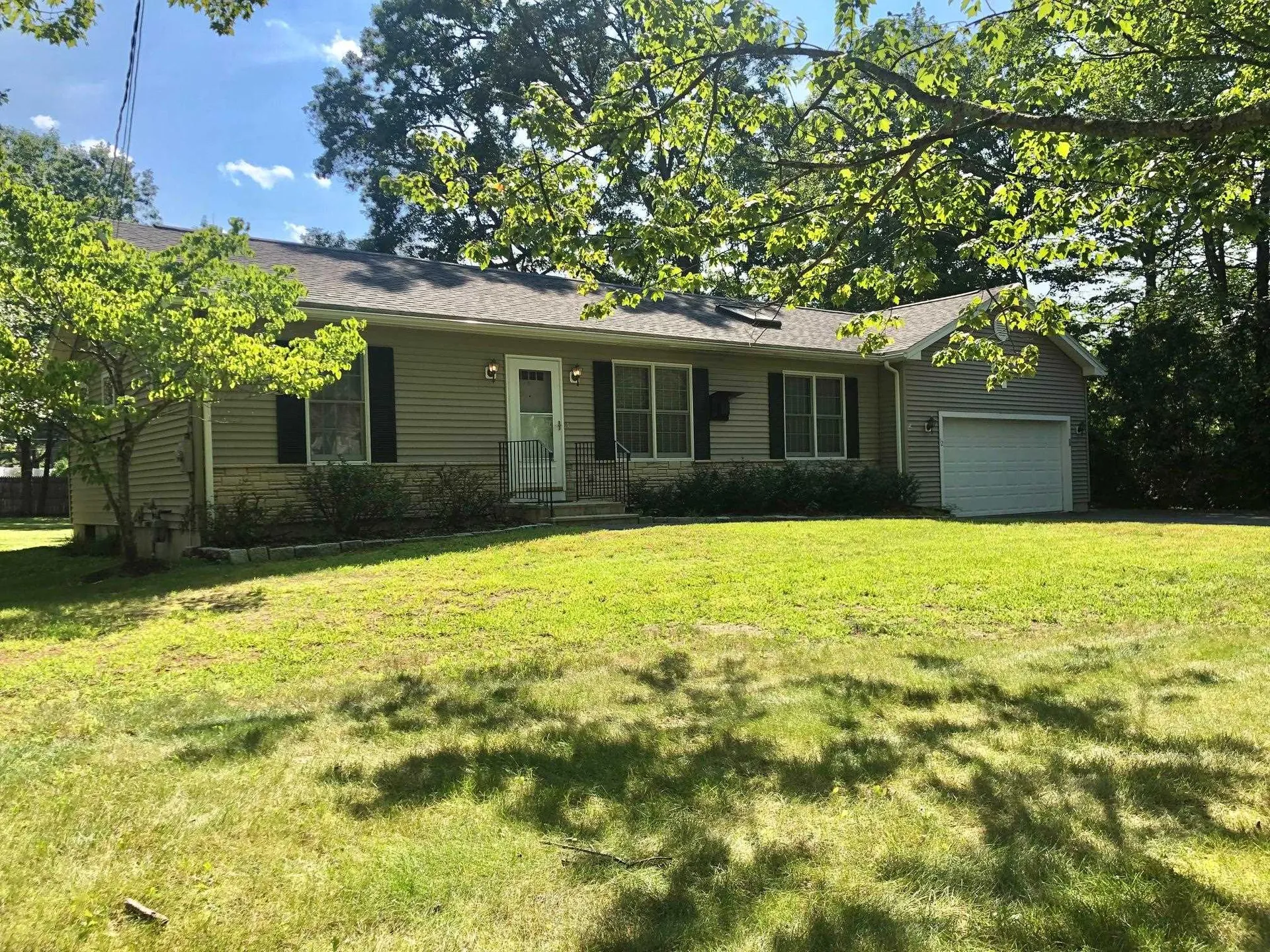 12 N Curtisville Road Concord NH 03301