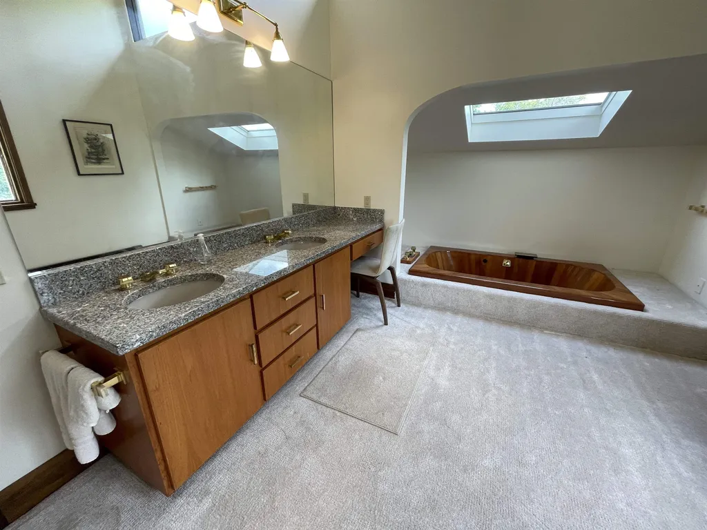 154 Forum Drive Warren VT 05674
