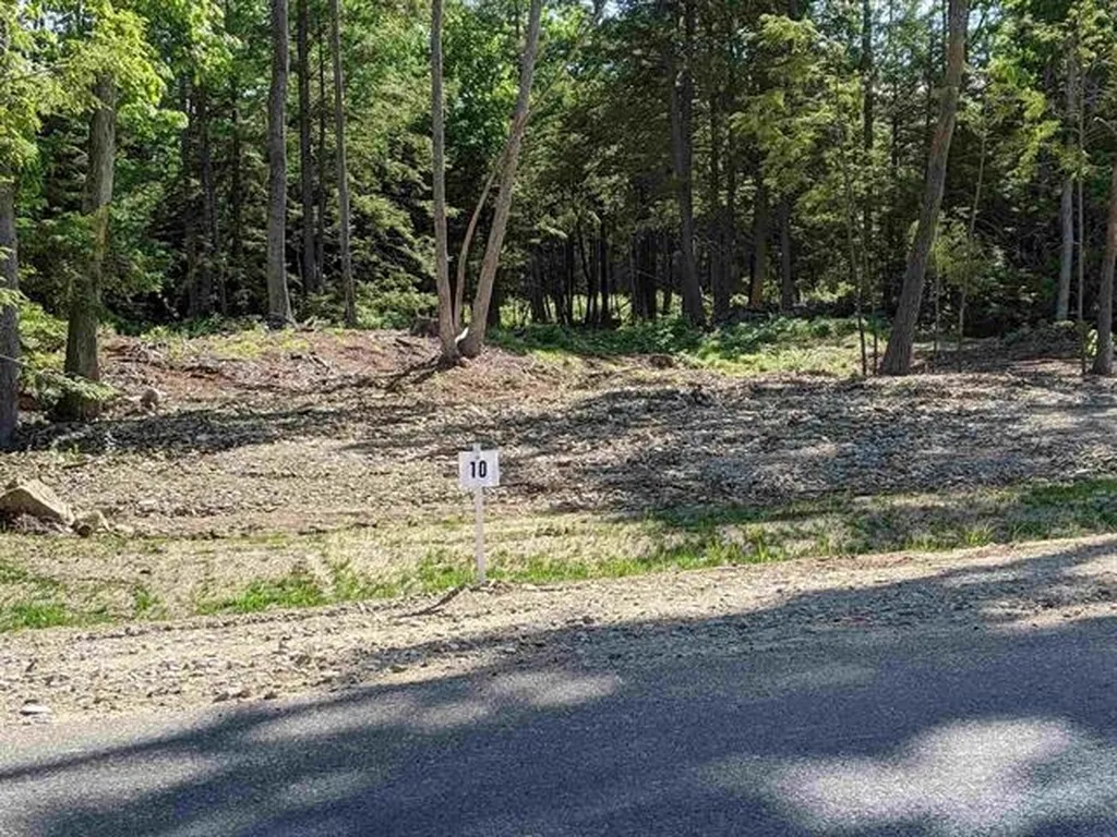 4-94-22 Doe Run Danville NH 03819