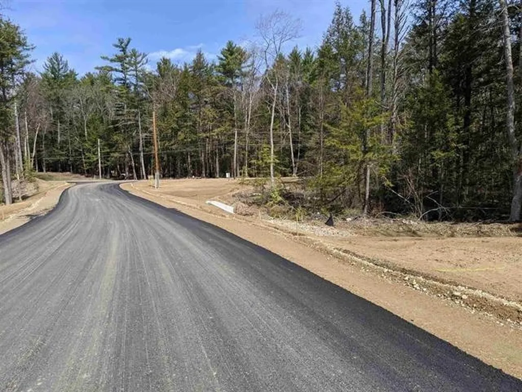 4-94-22 Doe Run Danville NH 03819