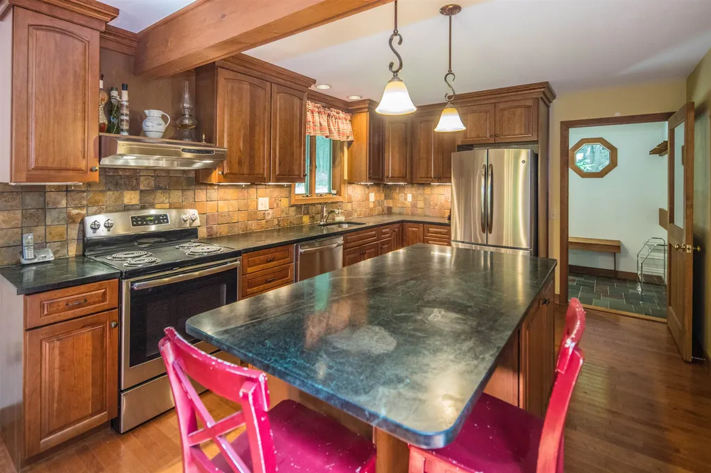 677 Tweed River Drive Stockbridge VT 05772