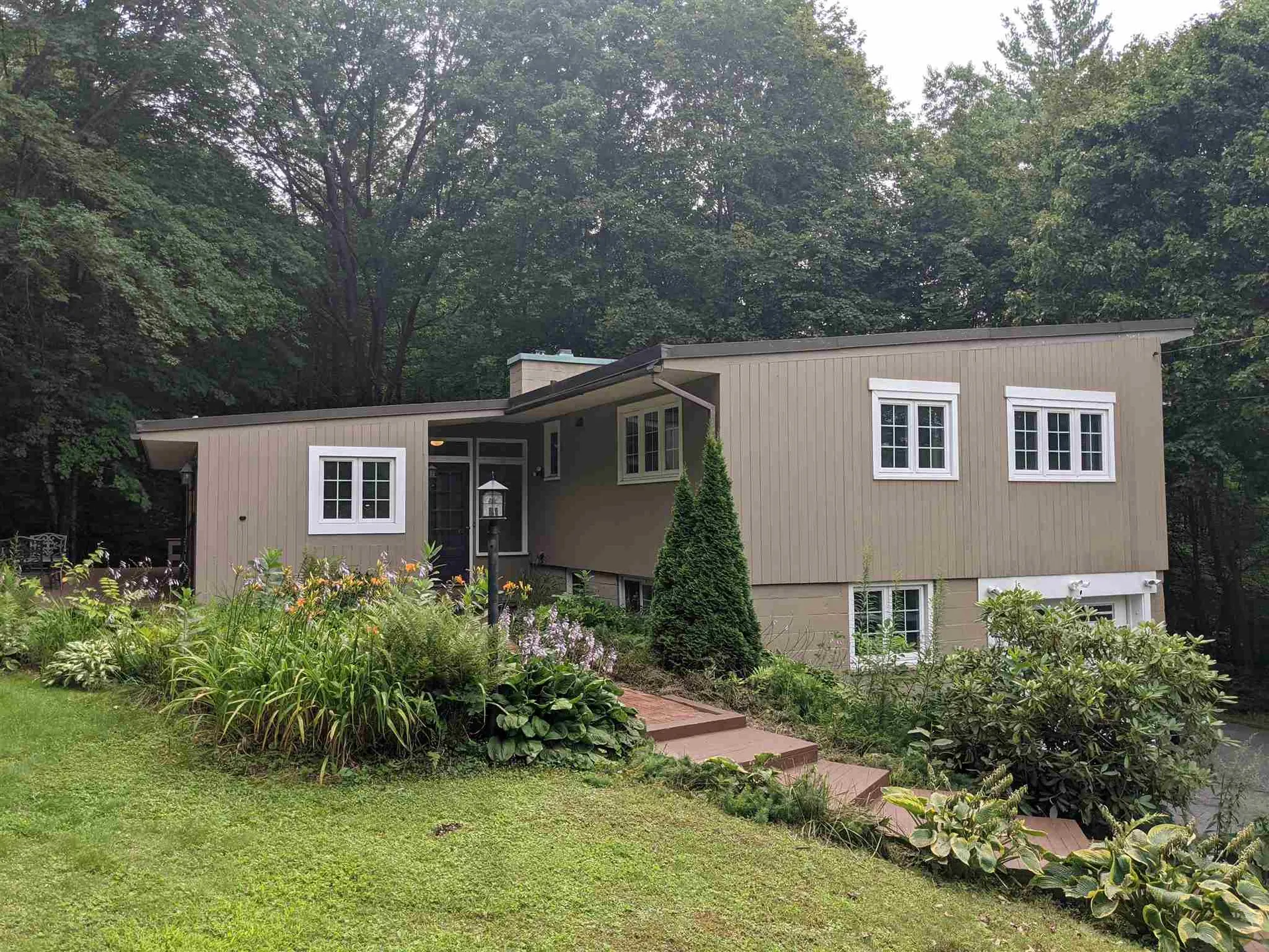 15 Juniper Hill Claremont NH 03743