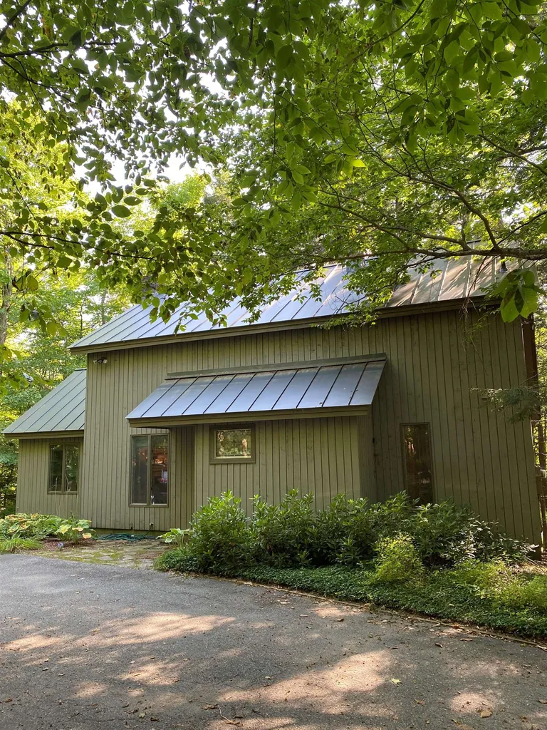 39 Williams Lane Hartford VT 05059