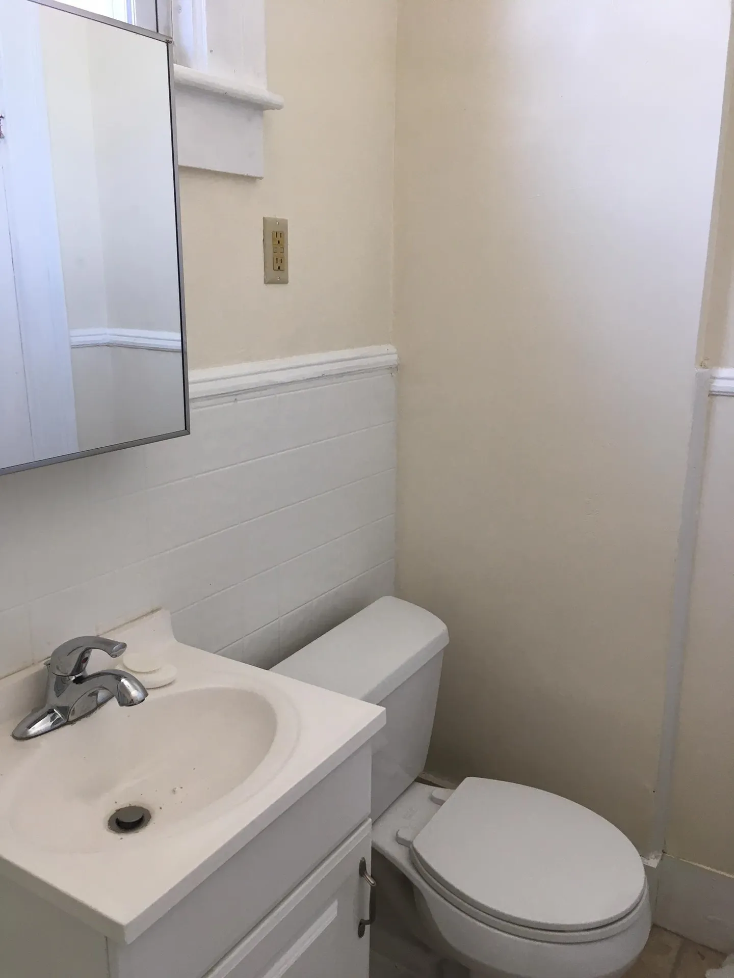 387 Hanover Street Manchester NH 03104
