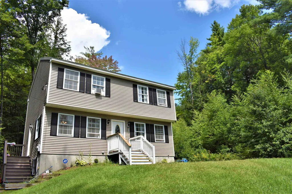 16 Hillside Street Hillsborough NH 03244