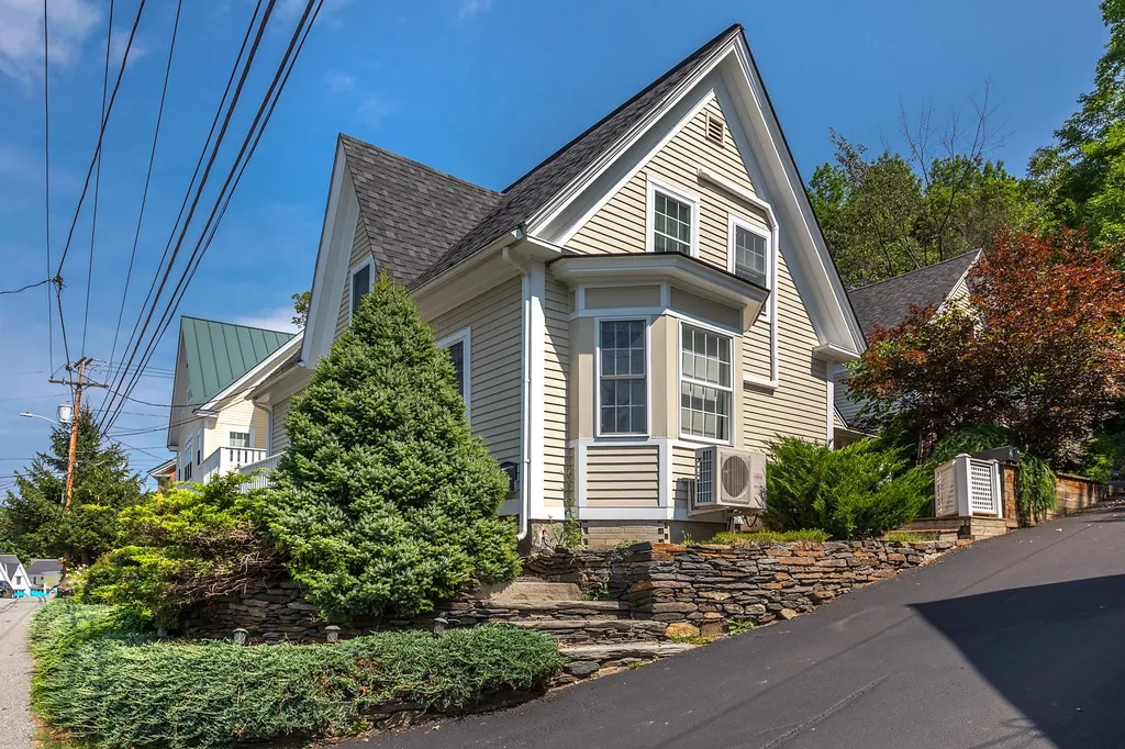 14 High Street Woodstock VT 05091
