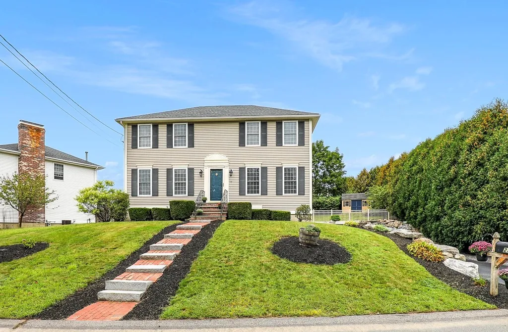 25 Rosecliff Lane Manchester NH 03109