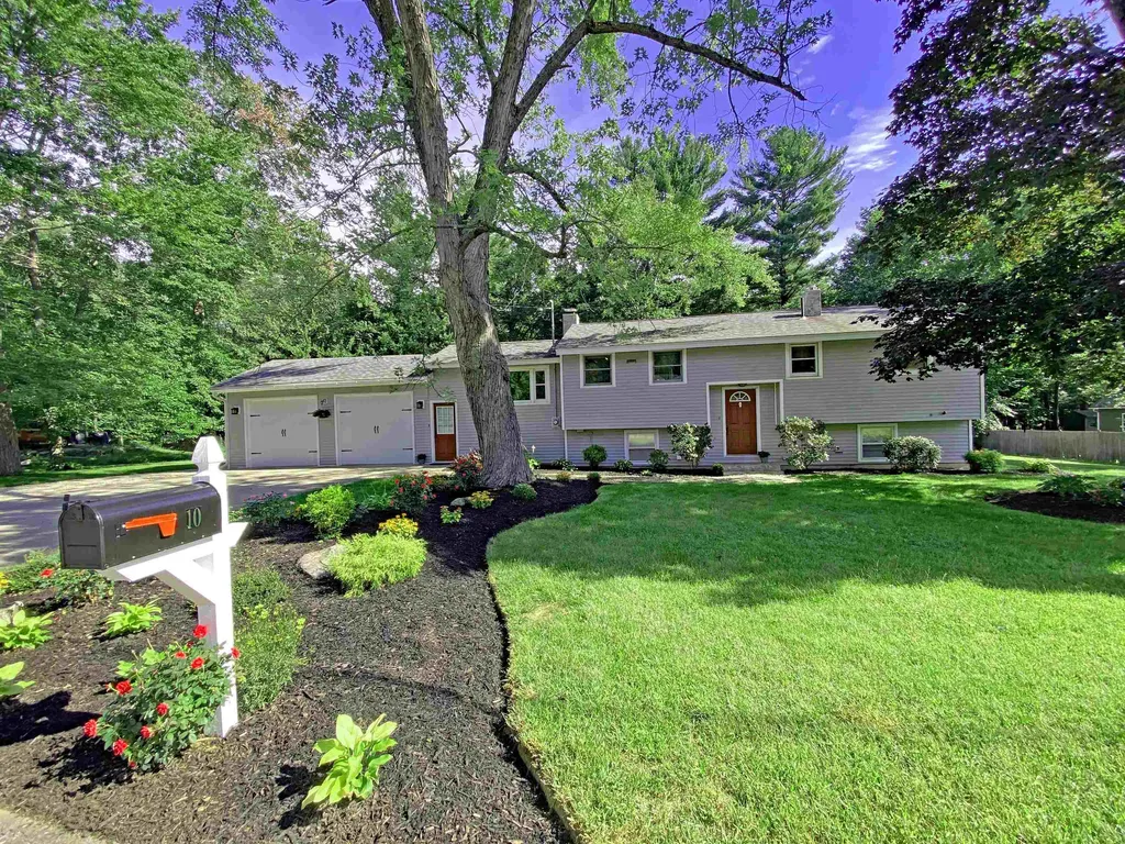 10 Lantern Lane Merrimack NH 03054