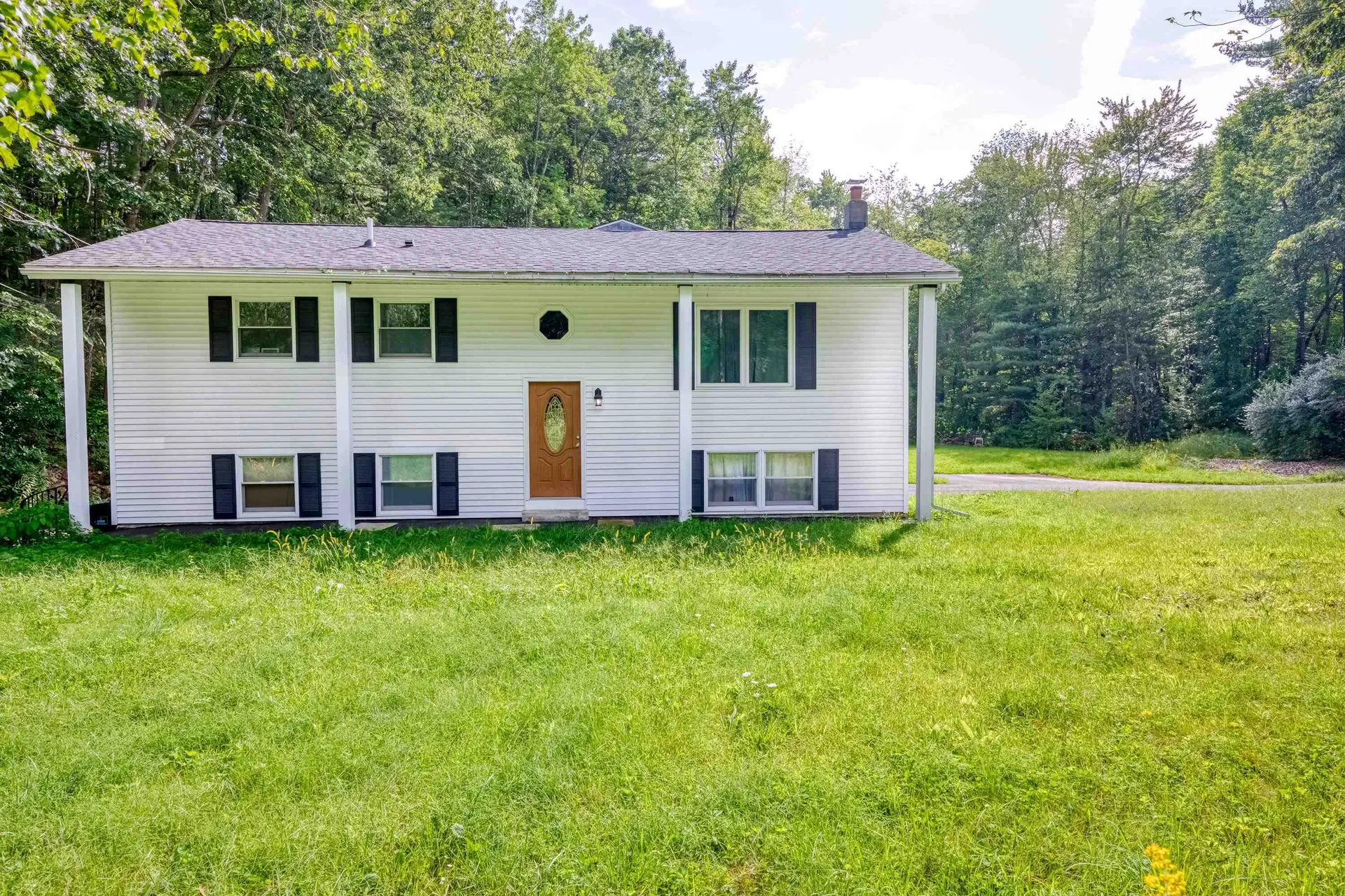 148 Robinson Road Hudson NH 03051