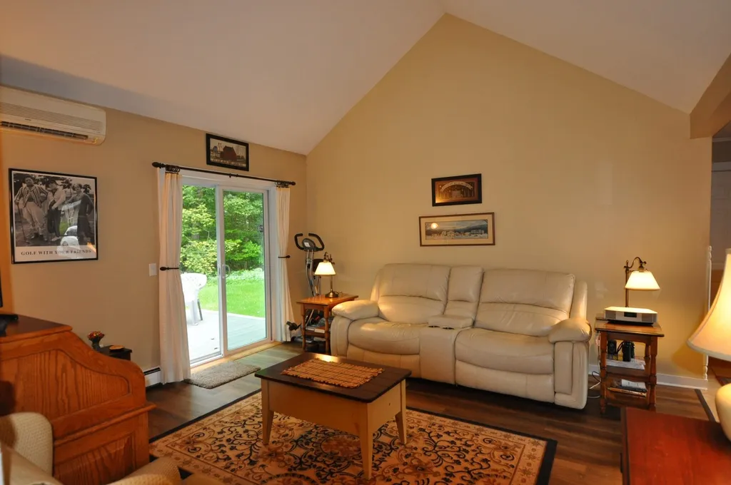 38 Jade Circle Manchester VT 05255